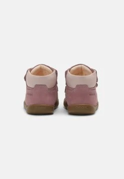Geox Macchia GirlScarpe Primi PassiDark Pink Bambini Scarpe Neonato GE113I02R-J11 -Geox Offerte Negozio 000cbc1a82a6463ba15c687f651a2827