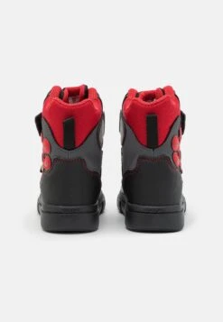 Geox Willaboom UnisexStivali Da Neve Black/Red Bambini Stivali GE116K008-Q11 -Geox Offerte Negozio 04e34b48cfcb462b96f6b64a27412ae7