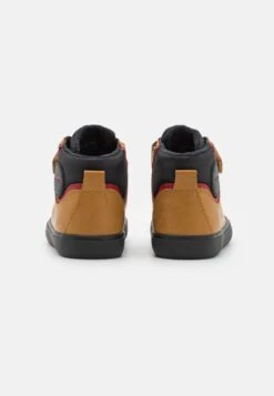 Geox Gisli Boy WarmSneakers AlteDark Yellow/Black Bambini Sneakers GE114D0IX-B11 -Geox Offerte Negozio 07c48503be6c4fcba152c71046d1fc14