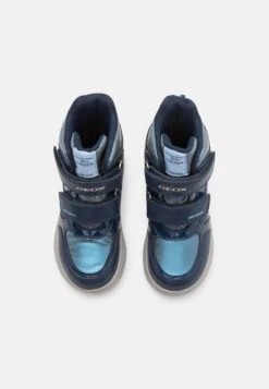 Geox Disney Frozen Elsa Sveggen GirlStivali Da Neve Navy/Platinum Bambini Stivali GE113K02E-K11 -Geox Offerte Negozio 09ceee10da114fb882335685d05428e5