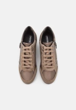 Geox IldeSneakers BasseDark Taupe Donna Sneakers GE111N0AW-O11 11 Geox IldeSneakers BasseDark Taupe Donna Sneakers GE111N0AW-O11 -Geox Offerte Negozio 0de70a85345a4ce6b0f9b4ec1e88bba0