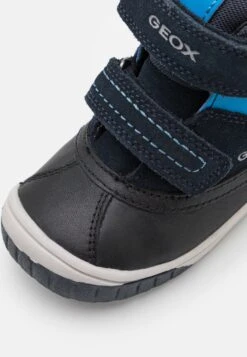 Geox Omar Boy WpfStivali Da Neve Navy/Sky Bambini Stivali GE114K01S-K12 -Geox Offerte Negozio 1c9ecfcfcd8c4fdaa5ec66031a7ced47