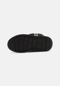 Geox Adelhide Girl AbStivali Da Neve Black/Gold Bambini Stivali GE113K02J-Q11 10 Geox Adelhide Girl AbStivali Da Neve Black/Gold Bambini Stivali GE113K02J-Q11 -Geox Offerte Negozio 23867600031d4e739f7892bc2f898f57