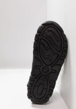 Geox Uomo StradaSandali Da TrekkingBlack Uomo Scarpe Aperte GE112G00T-Q11 -Geox Offerte Negozio 265b9eff28dd484187dd5cb238c4d5c5