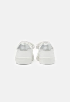 Geox Djrock GirlSneakers BasseWhite/Silver Bambini Sneakers GE113D0G4-A11 -Geox Offerte Negozio 30dcc4c9d5ad48de91c142640849c1ef