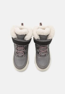 Geox Bunshee GirlStivali Da Neve Grey Bambini Stivali GE113K02Y-C11 -Geox Offerte Negozio 359b2a7ec8604df5b877861feabad1f4