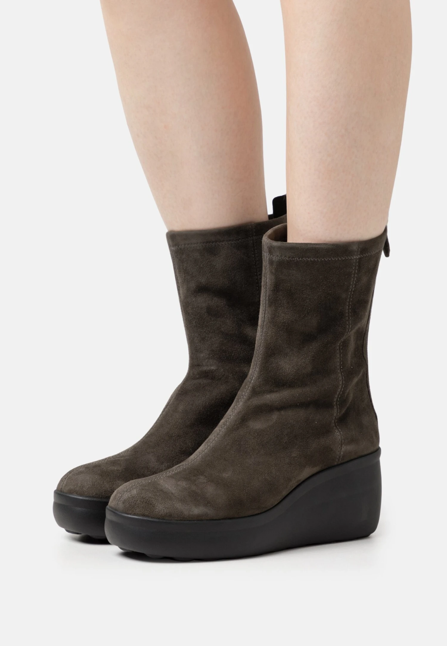 Geox Spherica Ec9Stivaletti Con PlateauDark Grey Donna Stivaletti GE111N0B3-C11 1 Geox Spherica Ec9Stivaletti Con PlateauDark Grey Donna Stivaletti GE111N0B3-C11