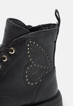 Geox Eclair GirlStivaletti StringatiBlack Bambini Stivali GE113I053-Q11 -Geox Offerte Negozio 4c3bff9192d24e7e85316ad594c4f0b8