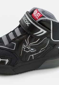 Geox Marvel Avengers Black Panther Light Up Grayjay Sneakers AlteBlack/Silver Bambini Sneakers GE114D0J1-Q11 -Geox Offerte Negozio 5b62c6540357431fbac37e4ccabb139a