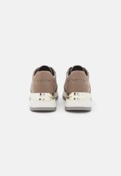 Geox D DesyaSneakers BasseDark Taupe Donna Sneakers GE111A19N-B11 -Geox Offerte Negozio 68d18be0f8e14b1782e2c878aff4753b