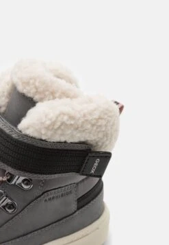 Geox Bunshee GirlStivali Da Neve Grey Bambini Stivali GE113K02Y-C11 -Geox Offerte Negozio 6c6b75492fa44ee0883359bb1661d037