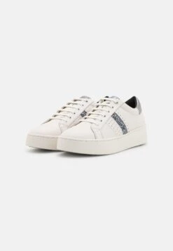Geox Skyely - Sneakers Basse - Off-White/Dark Silver -Geox Offerte Negozio 71ed256a94d84f3a962a7af3cc059235