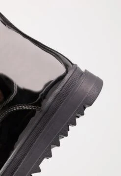 Geox Gillyjaw GirlStivaletti StringatiBlack Bambini Stivali GE113I01M-Q11 -Geox Offerte Negozio 71ee3384fc3c4eabbc0bb4c378c6fbc0