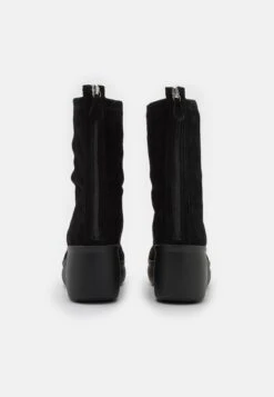 Geox SphericaStivaletti Con PlateauBlack Donna Stivaletti GE111N0BB-Q11 -Geox Offerte Negozio 79718ea5825b497cbc6ac8ca82147329