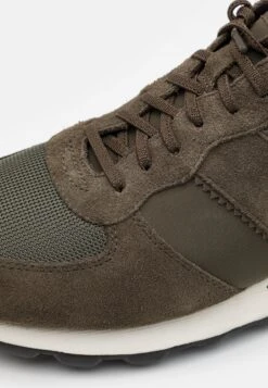 Geox Spherica Vseries - Sneakers Basse - Military/Navy 11 Geox Spherica Vseries - Sneakers Basse - Military/Navy -Geox Offerte Negozio 7f56a36f807b47aba917571a86e27622