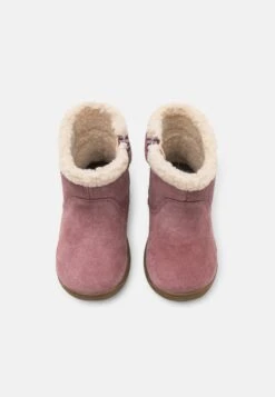 Geox Macchia Girl - Scarpe Primi Passi - Rose Smoke -Geox Offerte Negozio 85864f91f8834f39a6589ba829cac853