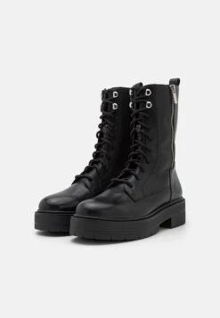 Geox SphericaStivali Con I LacciBlack Donna Stivali GE111N0AN-Q11 -Geox Offerte Negozio 8abc4b723f734188a2adc4d6f8145c72