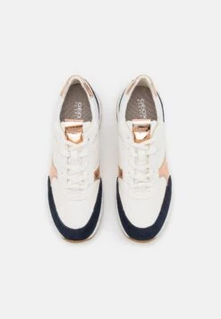 Geox Bulmya - Sneakers Basse - Optic White/Navy 11 Geox Bulmya - Sneakers Basse - Optic White/Navy -Geox Offerte Negozio 904d4cfacfd746c08dc4b6b139b74027