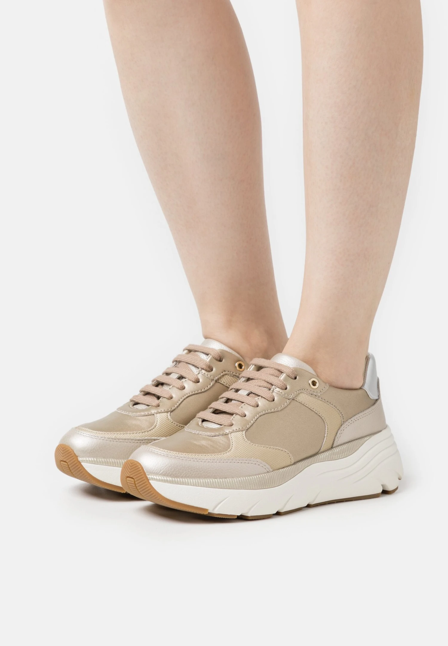 Geox DiamantaSneakers BassePlatinum/Gold Donna Sneakers GE111A18Y-F11 1 Geox DiamantaSneakers BassePlatinum/Gold Donna Sneakers GE111A18Y-F11