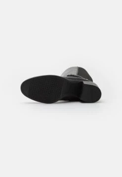 Geox New AsheelStivali AltiBlack Donna Stivali GE111A199-Q11 -Geox Offerte Negozio 9a72da97e93d4564a8269db48054e2d1