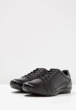 Geox Symbol - Stringate Sportive - Black -Geox Offerte Negozio 9de572cac0b04af9bc5c1cf57fdac926