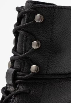 Geox HoaraStivaletti StringatiBlack Donna Stivaletti GE111N041-Q11 -Geox Offerte Negozio 9e0770927f98446993a3a977a34cc723