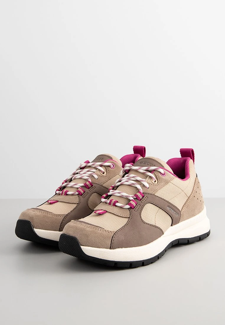 Geox BraiesSneakers BasseLt Taupe Donna Sneakers ZZO1CYU10-B00 2 Geox BraiesSneakers BasseLt Taupe Donna Sneakers ZZO1CYU10-B00 - immagine 2