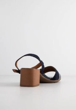 Geox New Marykarmen - Sandali - Navy -Geox Offerte Negozio b2ff693ed68e4f2a967624c42faeaef3