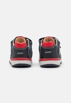 Geox Disney Classic Lion King Simba Rishon UnisexSneakers BasseDark Navy/Red Bambini Sneakers GE116D023-K11 -Geox Offerte Negozio c2b833b1b38c460990e7c682769b7d83