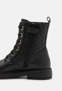 Geox Eclair GirlStivaletti StringatiBlack Bambini Stivali GE113I044-Q11 -Geox Offerte Negozio d01322241a46472cba67ba85f91a6986