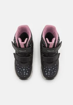 Geox Sentiero Girl AbStivali Da Neve Black/Dark Silver Bambini Stivali GE113K02N-Q11 -Geox Offerte Negozio de374fef2b244c40bfa038016af73e9c