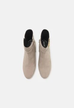 Geox Pheby - Stivaletti - Sand -Geox Offerte Negozio e1fc7e1b78cc4d5ba060a589c8aa0092