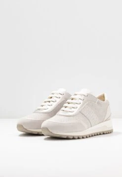 Geox TabelyaSneakers BasseOffwhite/White Donna Sneakers GE111A0FT-A11 -Geox Offerte Negozio e8f27646254f4effba36eb09f9b15a3b