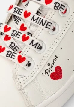 Geox Disney Minnie Mouse Kathe GirlSneakers BasseWhite/Red Bambini Sneakers GE113D0CX-A11 11 Geox Disney Minnie Mouse Kathe GirlSneakers BasseWhite/Red Bambini Sneakers GE113D0CX-A11 -Geox Offerte Negozio f24b4116679045d19693a206ba379ad7
