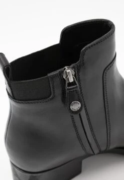 Geox FelicityStivalettiBlack Donna Stivaletti GE111N042-Q11 -Geox Offerte Negozio f3d87d77282b43f0896206aab697f0c7